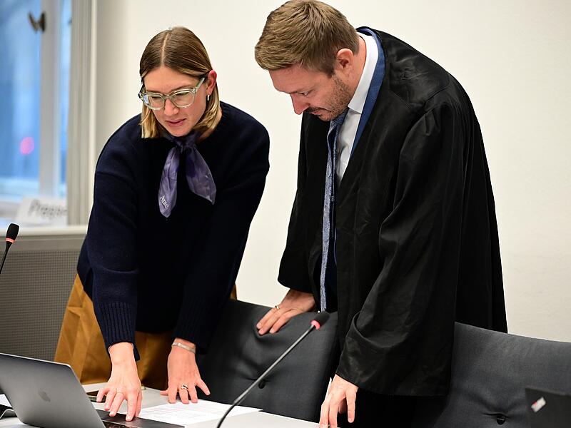 Rechtsanwältin Mona Antretter aus Bamberg und ihr Kollege Maximilian Glabasnia verteidigen die Angeklagten
