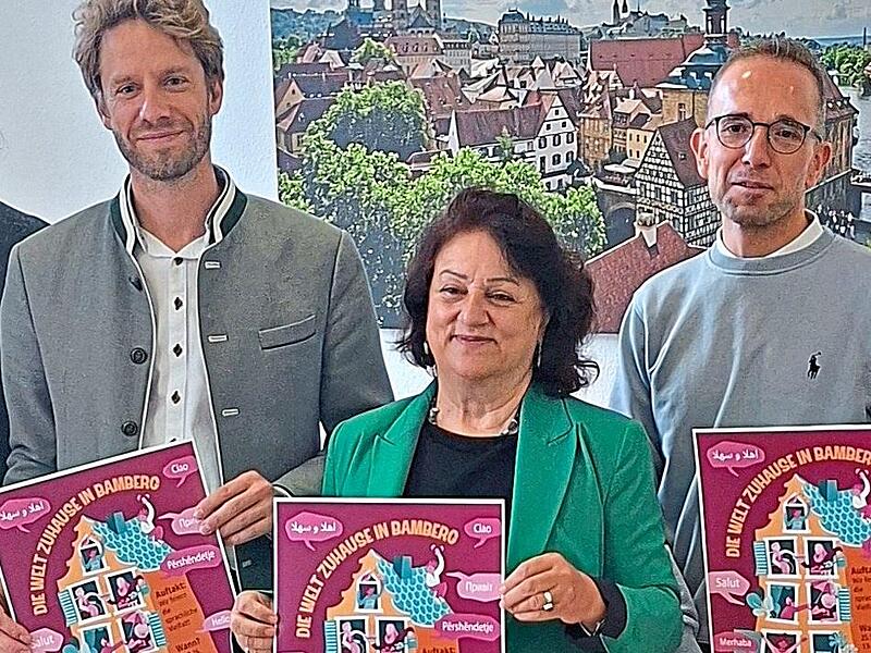 Sie freuen sich auf die Interkulturellen Wochen: (von links) Dr. Marco Depietri, Migrantinnen- und Migrantenbeirat, Oberbürgermeister Sebastian Niedermaier, Mitra Sharifi, Migrantinnen- und Migrantenbeirat, Samer Rahhal, Geschäftskoordinator des M... Sie freuen sich auf die Interkulturellen Wochen: (von links) Dr. Marco Depietri, Migrantinnen- und Migrantenbeirat, Oberbürgermeister Sebastian Niedermaier, Mitra Sharifi, Migrantinnen- und Migrantenbeirat, Samer Rahhal, Geschäftskoordinator des M...