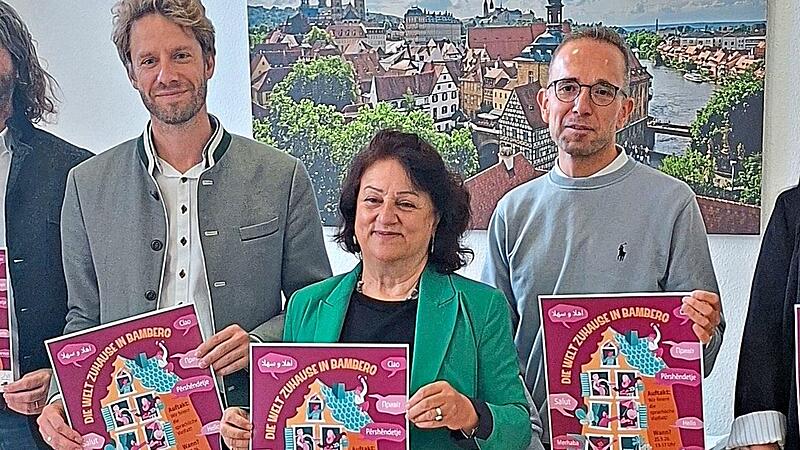 Sie freuen sich auf die Interkulturellen Wochen: (von links) Dr. Marco Depietri, Migrantinnen- und Migrantenbeirat, Oberbürgermeister Sebastian Niedermaier, Mitra Sharifi, Migrantinnen- und Migrantenbeirat, Samer Rahhal, Geschäftskoordinator des M... Sie freuen sich auf die Interkulturellen Wochen: (von links) Dr. Marco Depietri, Migrantinnen- und Migrantenbeirat, Oberbürgermeister Sebastian Niedermaier, Mitra Sharifi, Migrantinnen- und Migrantenbeirat, Samer Rahhal, Geschäftskoordinator des M...