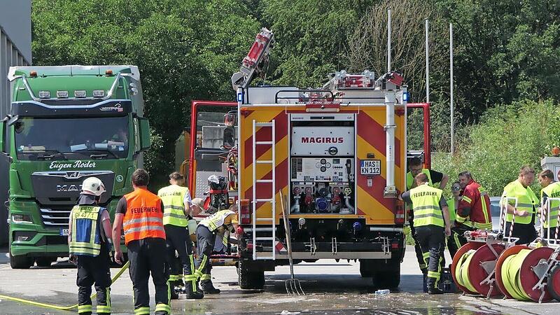 Rund 50 Einsatzkr&auml;fte r&uuml;ckten nach der vorsorglichen Alarmstufenerh&ouml;hung aus.