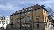 In diesem Gebäude an der Ecke Goethestraße/Casimirstraße in Coburg werden künftig bis zu 60 Asylbewerber untergebracht. Das hat die Regierung von Oberfranken so entschieden – trotz Bedenken der Stadt Coburg. In diesem Gebäude an der Ecke Goethestraße/Casimirstraße in Coburg werden künftig bis zu 60 Asylbewerber untergebracht. Das hat die Regierung von Oberfranken so entschieden – trotz Bedenken der Stadt Coburg.
