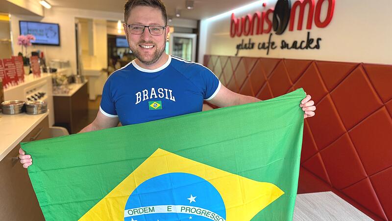 Felipe Madalena feuert, wenn mal wieder eine WM stattfindet zuerst Brasilien an, dann Italien.