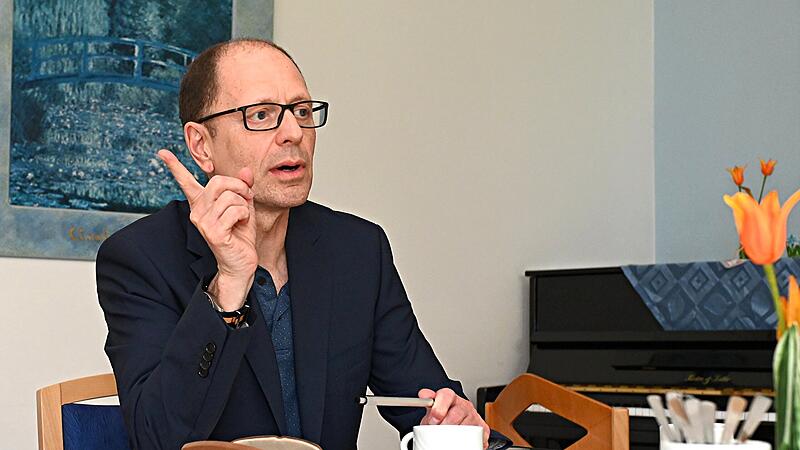 Volker Göbel Volker Göbel ist Vorstand vom Regionalcaritasverband Bamberg-Forchheim.