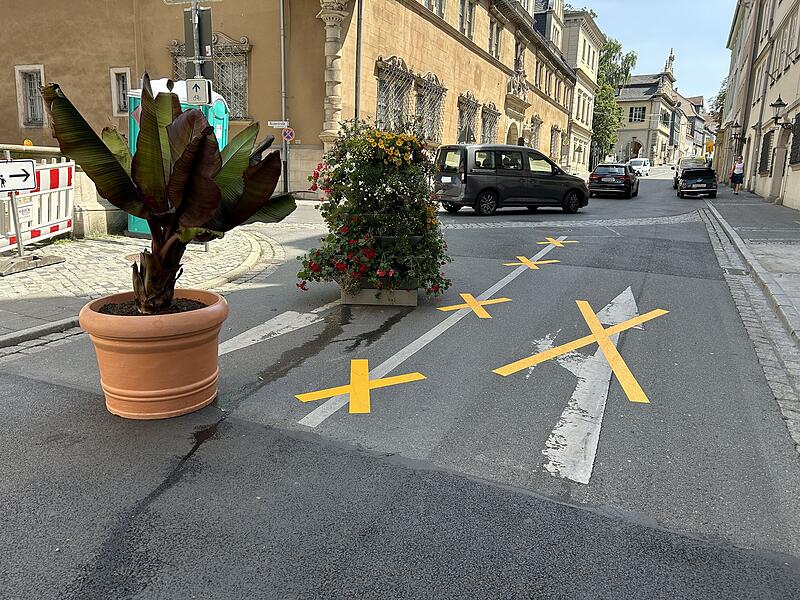 Die Steingasse in Coburg ist jetzt zwischen der R&uuml;ckertstra&szlig;e und der Kirchgasse ein verkehrsberuhigter Bereich.