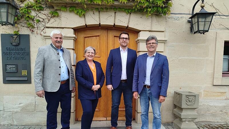 Christian Mann wird sich bei der Kommunalwahl um das Amt des Bürgermeisters bewerben als gemeinsamer Kandidat von CSU und Freien Wählern. Unser Bild zeigt von links Zweiten Bürgermeister Hans Albert (CSU), Dritte Bürgermeisterin Sabine Weinbeer (F...