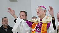 Auch in hohen kirchlichen Positionen verstand und versteht sich Ludwig Schick in erster Linie als Seelsorger, der die Kommunikation mit Menschen sucht und das Leben in Fülle verkündet.