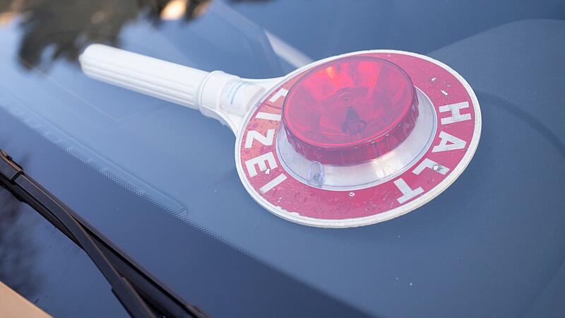 Motorradfahrer liefert sich Verfolgungsjagd mit Polizei Motorradfahrer liefert sich Verfolgungsjagd mit Polizei