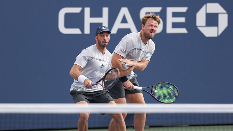 Kevin Krawietz (vorne) und Tim P&uuml;tz sind beim Masters in Cincinnati schon in Runde 1 ausgeschieden.