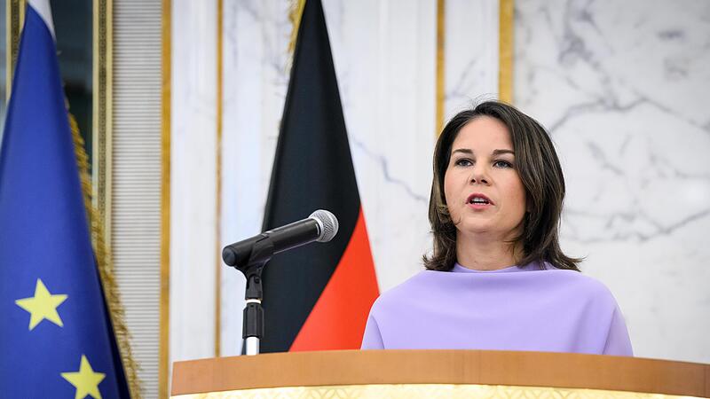 Au&szlig;enministerin Baerbock besuchte bei ihrer dreit&auml;gigen Reise an den Persischen Golf die L&auml;nder Saudi-Arabien und die Vereinigten Arabischen Emirate.