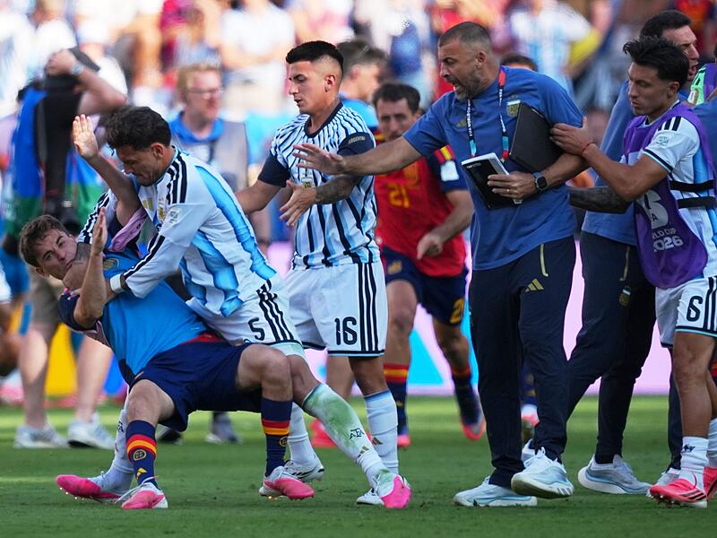 Vorfälle nach dem WM-Finale Spanien-Argentinien Vorfälle nach dem WM-Finale Spanien-Argentinien