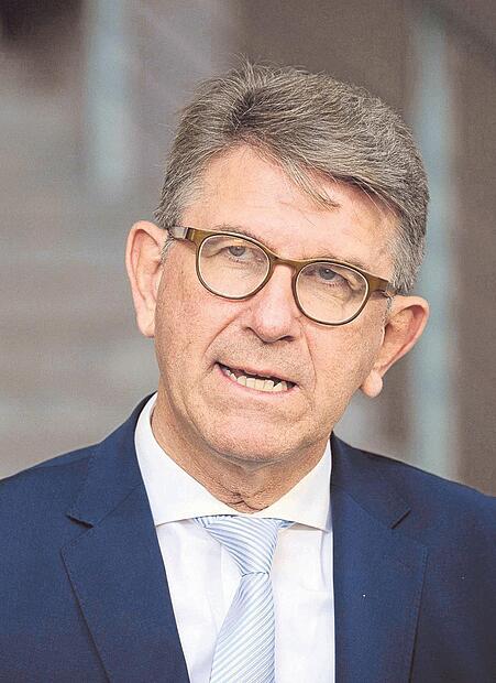 Kulturstaatsminister Wolfram Weimer sieht die Entwicklung des Antisemitismus in Deutschland mit gro&szlig;er Sorge.