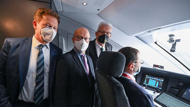 Feierliche Eröffnung Feierliche Eröffnung