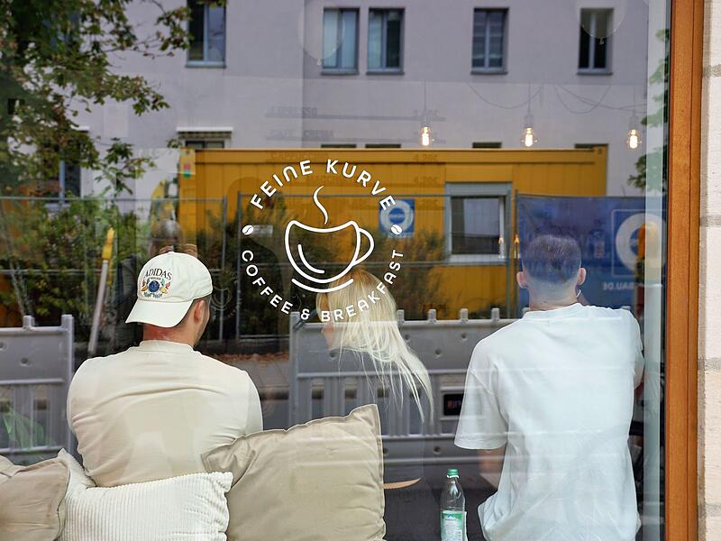 Adelsdorfer Geschwisterpaar er&ouml;ffnet Caf&eacute; &bdquo;Feine Kurve&ldquo; in Erlangen