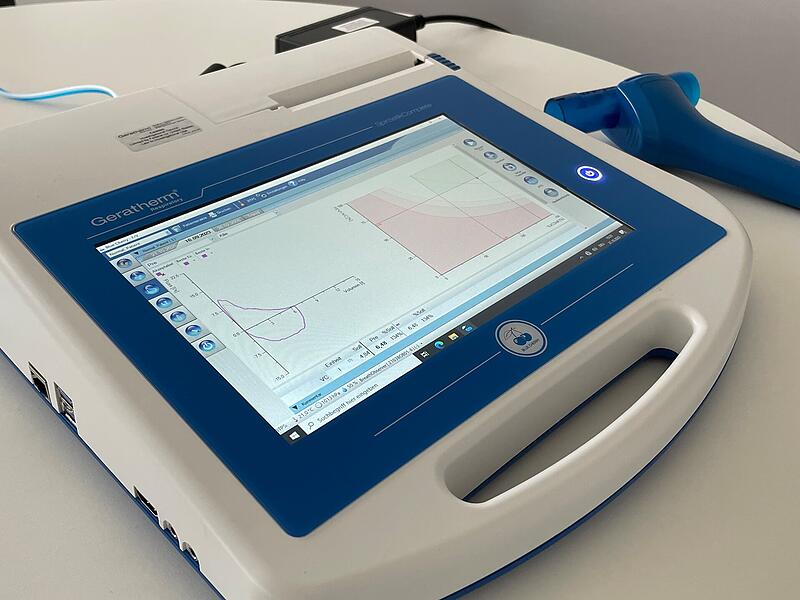 Mehrere 10.000 Euro Entwicklungskosten stecken in dem Prototyp für „Breath Observer“. Dieses Gerät soll eingesetzt werden, um in der Atemluft von Patienten Hinweise auf Lungenkrebs zu finden.