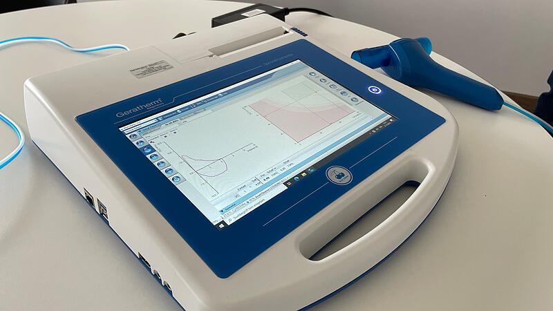 Mehrere 10.000 Euro Entwicklungskosten stecken in dem Prototyp f&uuml;r &bdquo;Breath Observer&ldquo;. Dieses Ger&auml;t soll eingesetzt werden, um in der Atemluft von Patienten Hinweise auf Lungenkrebs zu finden.