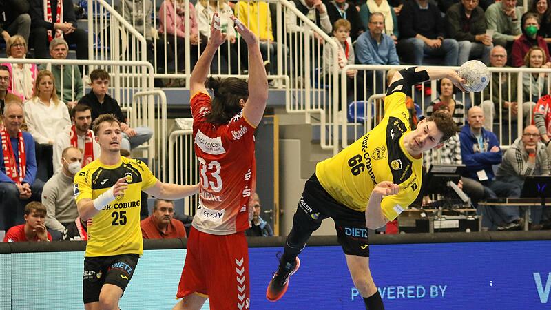 Felix Jaeger (re.) versucht, an Essens Elory Morante Maldonado vorbei zu werfen. Felix Jaeger (re.) versucht, an Essens Elory Morante Maldonado vorbei zu werfen.