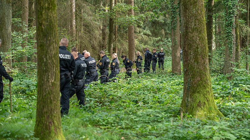 Polizei sucht bei Bammersdorf den Wald abVermisstenfall Bammersdorf Polizei sucht bei Bammersdorf den Wald abVermisstenfall Bammersdorf