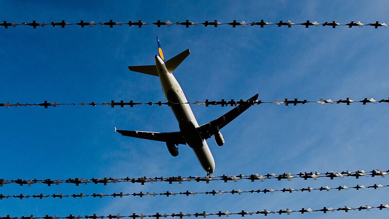 Symbolbild Abschiebung und freiwillige Ausreisen Symbolbild Abschiebung und freiwillige Ausreisen