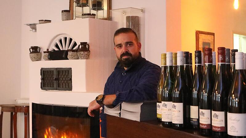 Jannis Papagiannis er&ouml;ffnet in K&uuml;rze die &bdquo;Blaue Glocke&ldquo; als Weinbar und Restaurant &bdquo;Wine-not&ldquo; neu.Forchheim & Fr&auml;nkische Schweiz