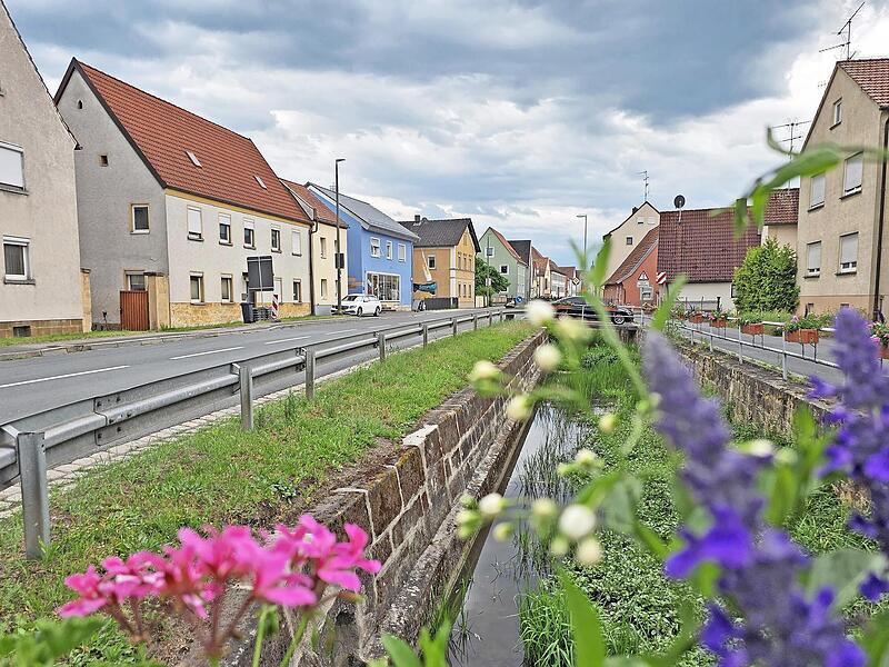 Blick in die Bamberger Stra&szlig;e und die enge Bebauung in diesem Bereich.