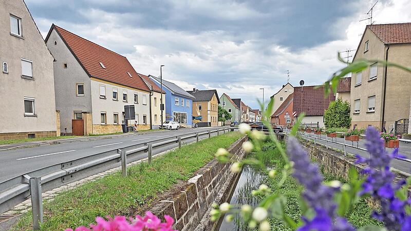 Blick in die Bamberger Stra&szlig;e und die enge Bebauung in diesem Bereich.