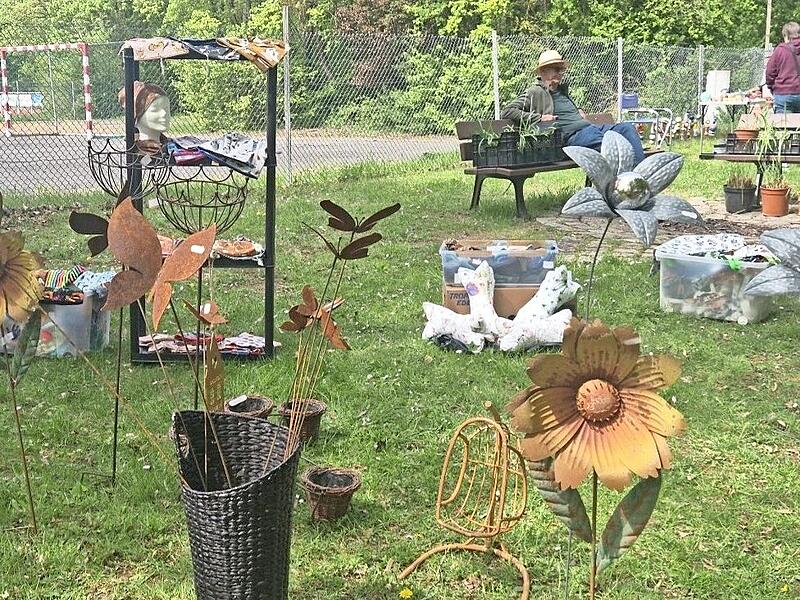 Das Angebot f&uuml;r die Gartengestaltung war bei dem Markt in Eltmann sehr umfangreich.