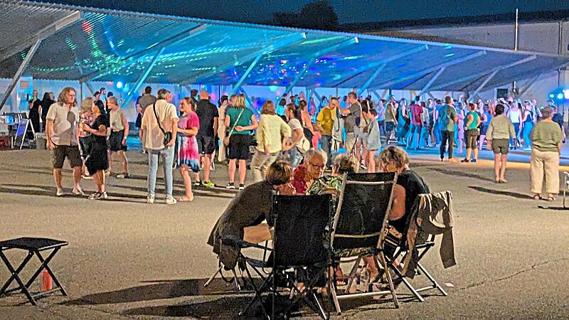 Ein Dancefloor war bei den Stadtwerken in Ebermannstadt geboten.Sabine Lorenz Ein Dancefloor war bei den Stadtwerken in Ebermannstadt geboten.Sabine Lorenz