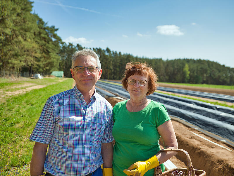Spargelsaison 2024 Landkreis Erlangen-HöchstadtForchheim & Fränkische Schweiz Bernhard und Theresia Lunz - Spargel in dritter Generation