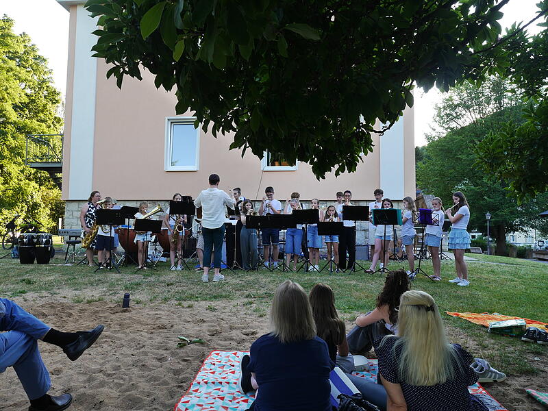 PicknickdeckenkonzertPicknickdeckenkonzert Musik an der Sinn in Bad Brückenau