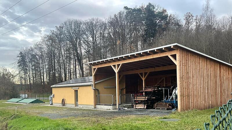 F&uuml;r die Gemeindeteile Kirchlauter und Pettstadt betreibt die Gemeinde eine eigene Kl&auml;ranlage, die sie inzwischen auch mit einer Photovoltaikanlage zur Stromeinsparung ausgestattet hat.