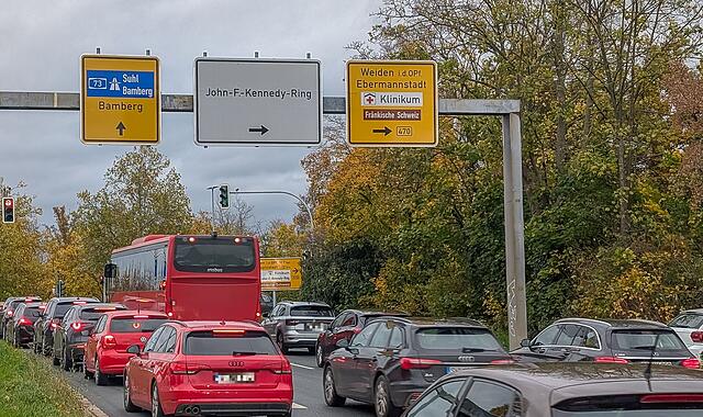 Pendleratlas ForchheimForchheim & Fränkische Schweiz Zehntausende Beschäftigte pendeln täglich durch den Landkreis Forchheim, um zu ihrer Arbeitsstätte zu gelangen. In unserer exklusiv erstellten interaktiven Karte können Sie für Ihre Gemeinde schauen, woher die Einpendler kommen – und wo sie hin wollen.