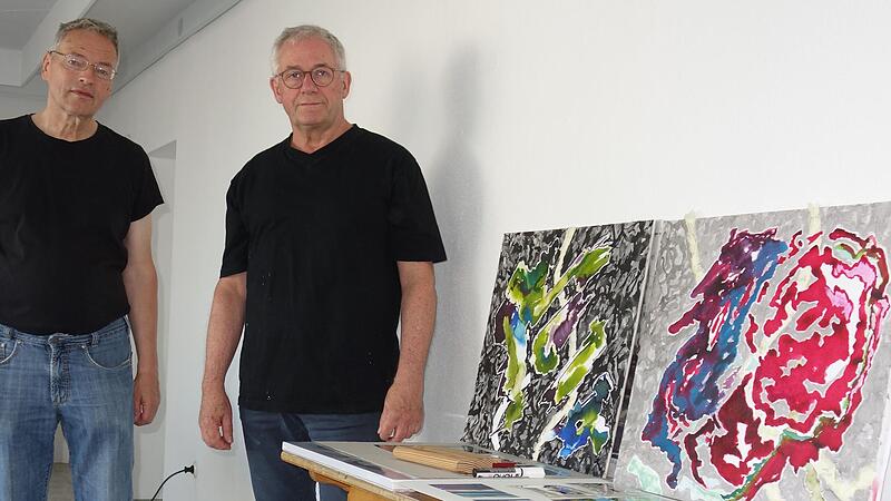 Manfred Gipper (links) und Renato Liermann haben sowohl Eindr&uuml;cke vor Ort als auch ihr Seelenleben in ihrem Werksaufenthalt im &bdquo;Maxhaus&ldquo; in Bildern umgesetzt.