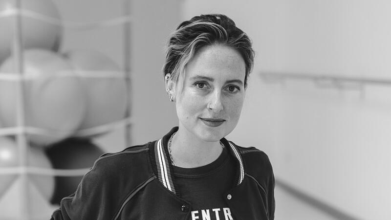 Wanda Perdelwitz in ihrer Rolle als Behringers Kollegin Charly im Bamberg-Krimi bei RTL