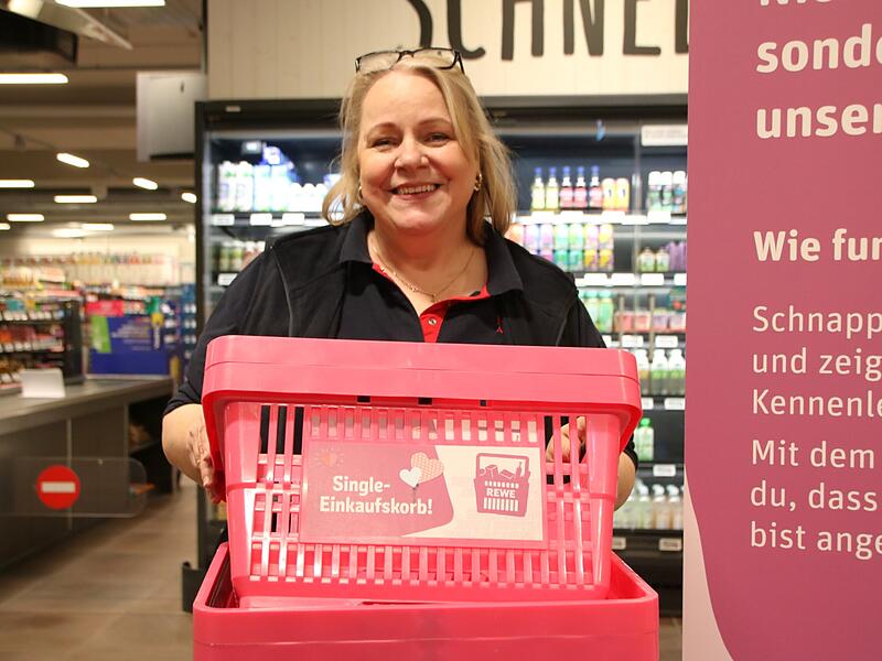 Heike Anderlik hat im M&auml;rz 2025 als selbstst&auml;ndigen Kauffrau den Rewe-Markt am Max-B&ouml;hme-Ring er&ouml;ffnet.