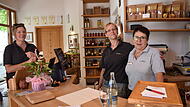 Susanne Pingold, Yvonne Geschwandner und Heike Mirsberger sind das Team in Pingolds Hofladen in Lilling.Forchheim & Fränkische Schweiz Susanne Pingold, Yvonne Geschwandner und Heike Mirsberger sind das Team in Pingolds Hofladen in Lilling.
