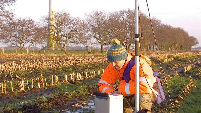 Mit dem Gravimeter k&ouml;nnen die Forscher in die Tiefe blicken.