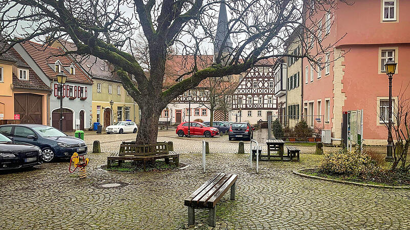 Hier am Anger k&ouml;nnte nach Meinung von Andreas Kieschnik und Ulrike Lochner-Erhard der neue Imbisswagen stehen. Die Verwaltung wird sich nun nach anderen m&ouml;glichen Standorten umschauen.