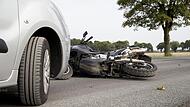 Landau: Verkehrsunfall auf L 509 - Motorradfahrer lebensgef&auml;hrlich verletzt