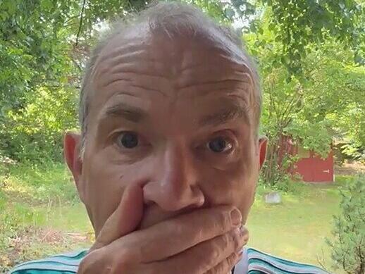 Fredi Breunig aus dem unterfr&auml;nkischen Gro&szlig;eibstadt ist nicht nur Kabarettist, Mundart-K&uuml;nstler und Glossist, sondern auch Fu&szlig;ball-Fachmann. F&uuml;r unser Portal ordnet er die Fu&szlig;ball-WM 2026 humoristisch ein.