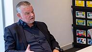 Unternehmer Bernd Förtsch will, dass es mit der Stadt vorangeht – und dazu gehört für ihn  die Ansiedlung der Uni.  Das Bild entstand während des Gesprächs mit unserer Zeitung.