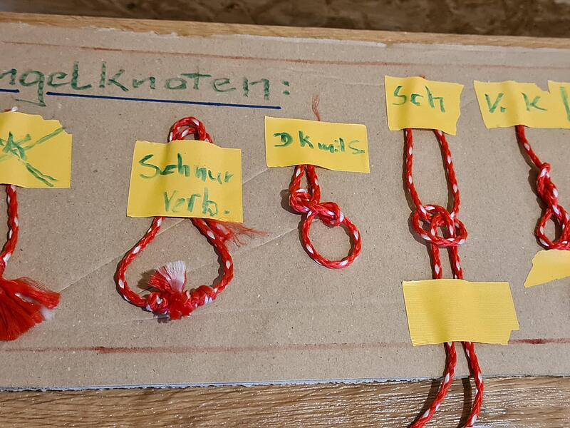 Die Fischereigemeinschaft Pretzfeld hat Angelknoten anschaulich erkl&auml;rt.Forchheim & Fr&auml;nkische Schweiz
