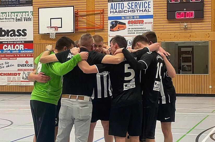 Die Bad Br&uuml;ckenauer Mannschaft freute sich &uuml;ber den unerwarteten Punktgewinn in Partenstein.