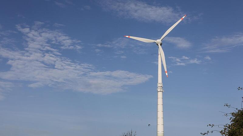 Das Windrad in Kasberg ist seit 20 Jahren in Betrieb. Viele weitere k&ouml;nnten auf der &bdquo;Langen Meile&ldquo; folgen.Forchheim & Fr&auml;nkische Schweiz