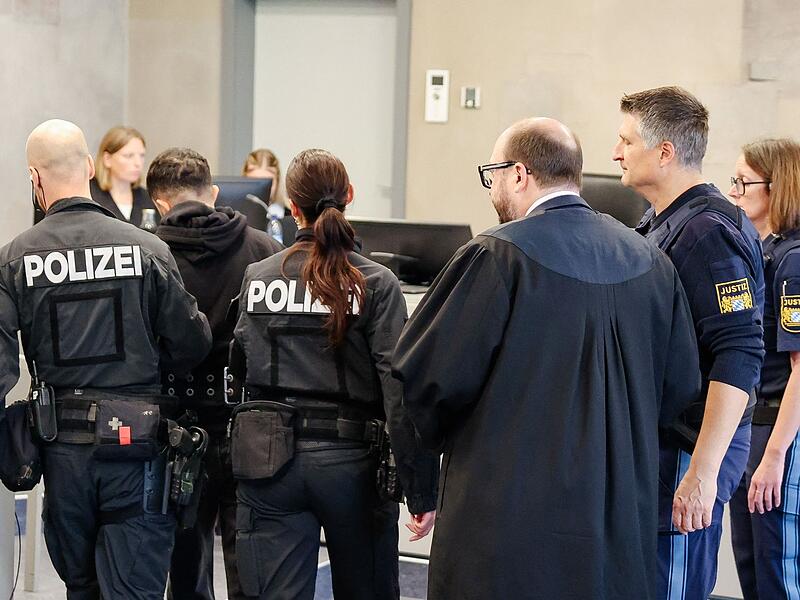 Prozessbeginn um Sch&uuml;sse auf Spezialeinsatzkommando bei Flucht