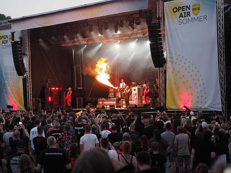 Die Rammstein-Tribute-Band live auf dem Gel&auml;nde der KulturfabrikStahlzeit am 18. Juni in Cortendorf