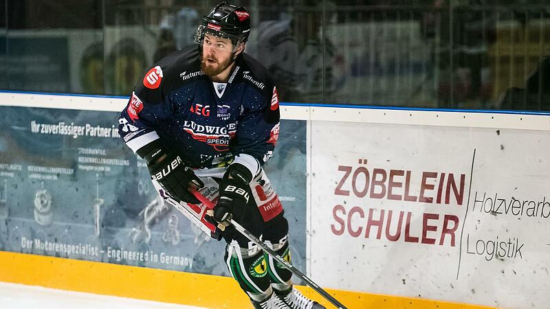 Martin Kokes im Weihnachtstrikot der Höchstadt Alligators – gegen Füssen brachte das Jersey kein Glück. Martin Kokes im Weihnachtstrikot der Höchstadt Alligators – gegen Füssen brachte das Jersey kein Glück.