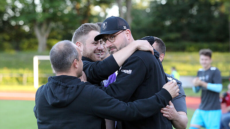 "Ich bin vor allem stolz auf die Mannschaft", sagt Jan Gernlein. Der 31-Jährige führte den FC Eintracht Bamberg im vergangenen Sommer in die Regionalliga Bayern - und hielt mit praktisch identischem Kader die Klasse.