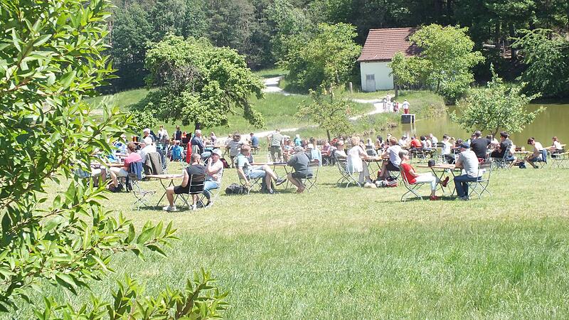 Im Gemeinderat He&szlig;dorf diskutierten die R&auml;te &uuml;ber ein geplantes Baugebiet und den gegen&uuml;berliegenden Biergarten im Ortsteil Obermembach.