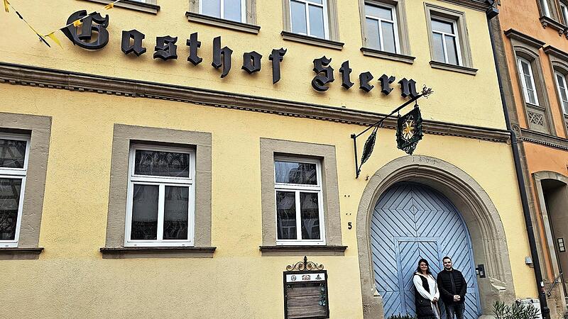 Nina Kinder und Kosta Oglou sind zufrieden, dass das Gasthaus „Stern“ in Ebern nun unter dem Namen „Santorini“ fortgeführt wird.
