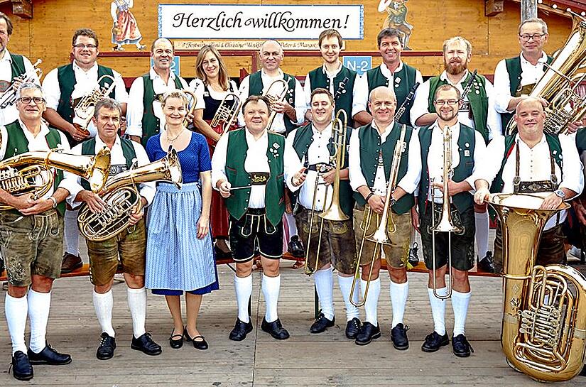 Die „Münchner Oktoberfest Musikanten“ mit Dirigent Wolfgang Grünbauer werden heuer ab dem Kinderfestdienstag am Pavillon auf dem Kronacher Freischießen spielen. Die „Münchner Oktoberfest Musikanten“ mit Dirigent Wolfgang Grünbauer werden heuer ab dem Kinderfestdienstag am Pavillon auf dem Kronacher Freischießen spielen.